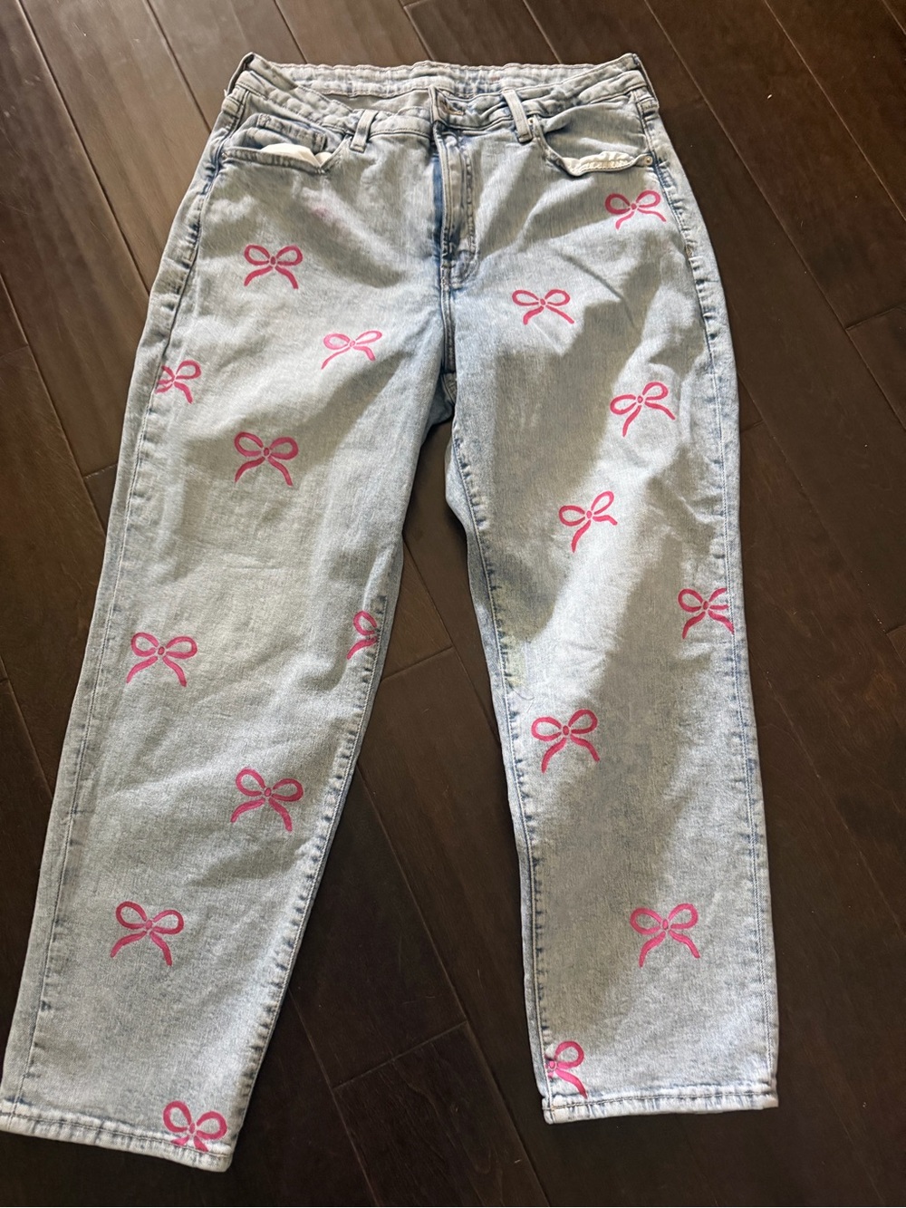 Old Navy Light Wash Boyfriend Jeans with Pink Bow Print